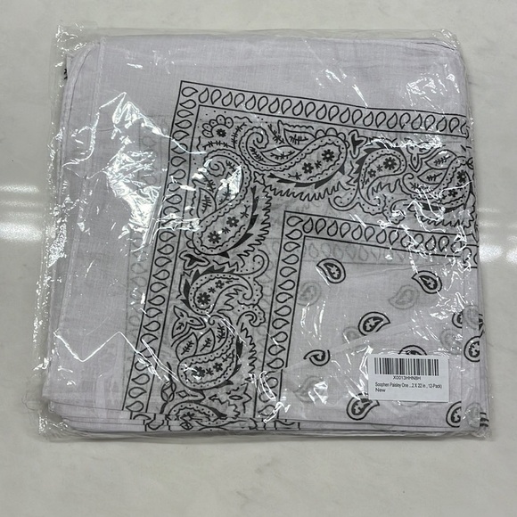 NEW | 12 Pack | White Paisley Bandanas | 22”x22” - Picture 1 of 2